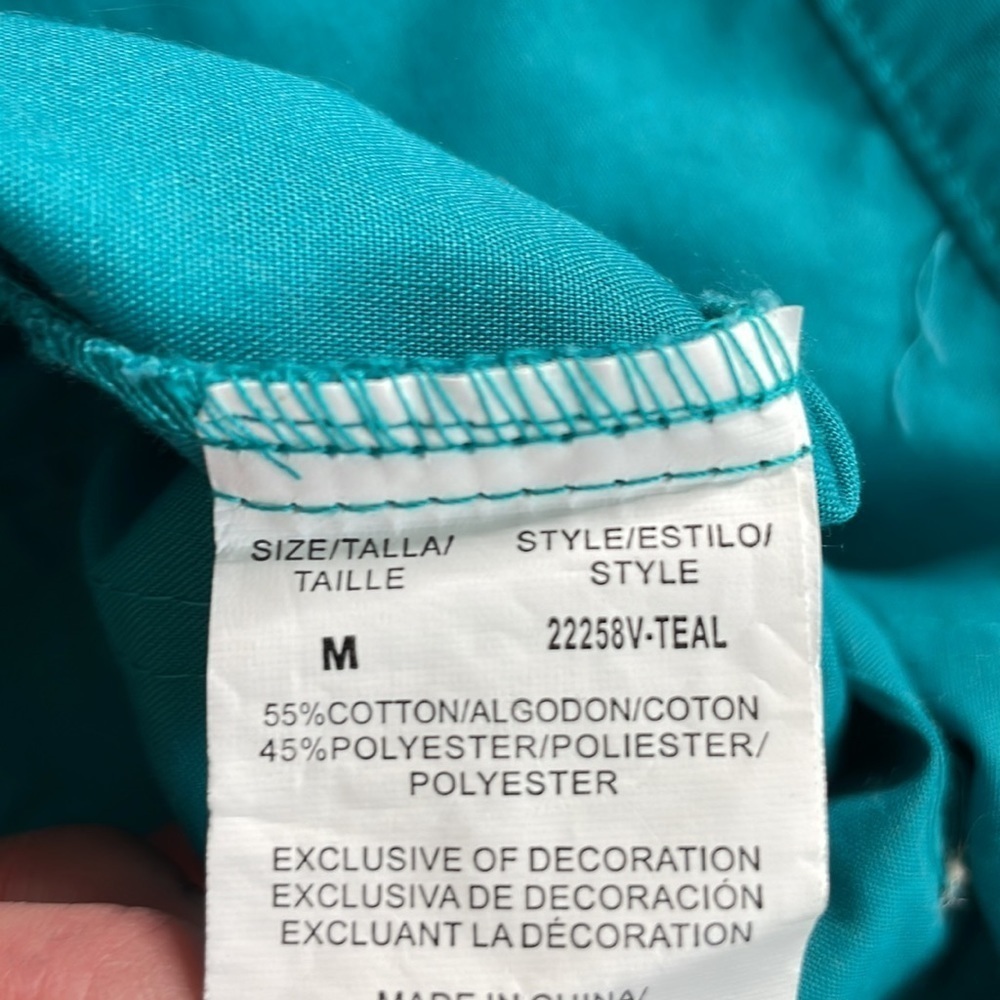 Just Love Women’s Turquoise Medical Scrub Top, size medium - Picture 7 of 8